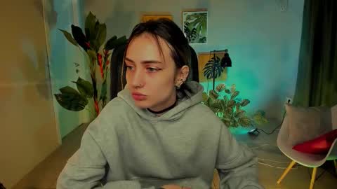 Snapshot of olivia_norton_ chatting on 09/25/25, 12:09 olivia_norton_ online show from 09/25/25, 12:09