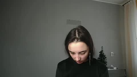 Olivia online show from 02/20/25, 12:04