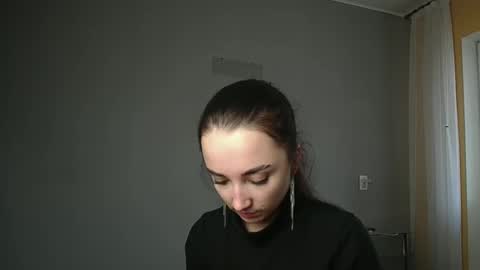 Olivia online show from 02/21/25, 12:17