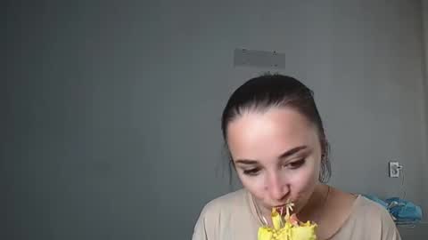 Olivia online show from 09/14/25, 11:31