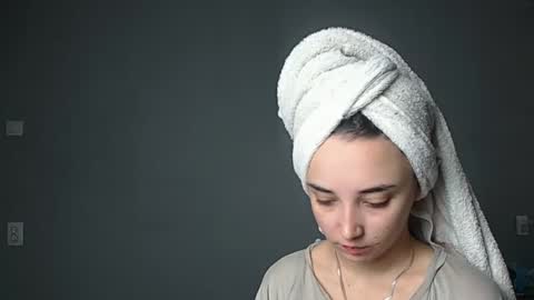 Olivia online show from 10/10/25, 09:41