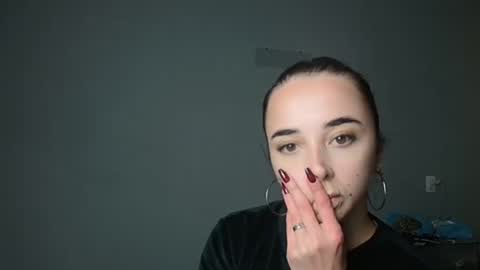 Olivia online show from 10/31/25, 11:17