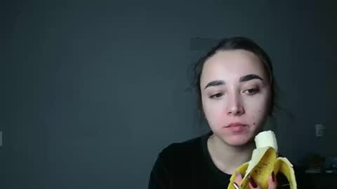 Olivia online show from 11/30/25, 04:55