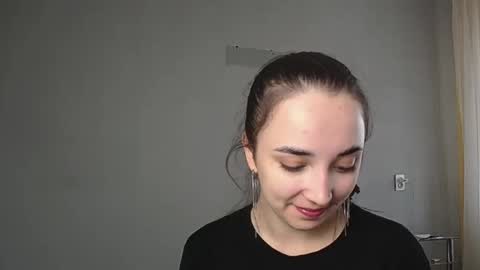 Olivia online show from 04/18/26, 11:36