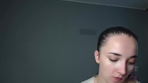 Snapshot of olivia_oliv chatting on 06/10/26, 04:06 Olivia online show from 06/10/26, 04:06