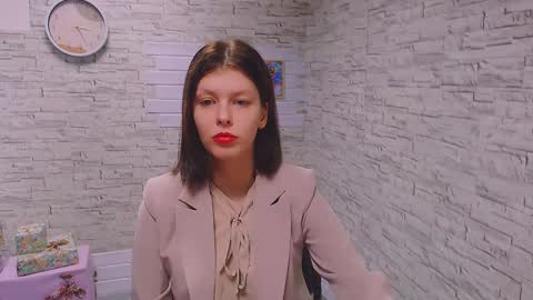 Olivia online show from 12/14/24, 06:35