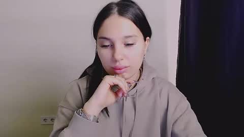 Olivia online show from 09/29/25, 03:44