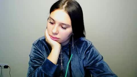 Olivia online show from 10/04/25, 03:59