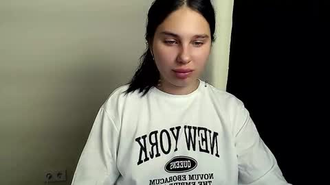 Olivia online show from 10/16/25, 04:24