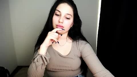 Olivia online show from 04/22/26, 08:43