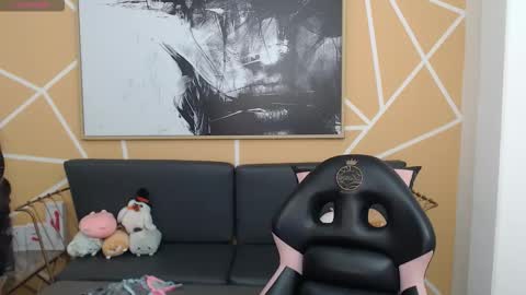 Olivia online show from 09/14/25, 12:59