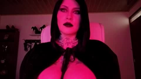   online show from 10/01/25, 01:17