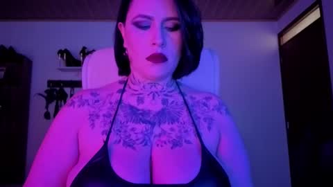   online show from 10/20/25, 02:17