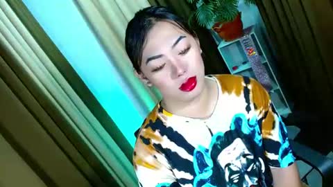 Miss OLIVIA online show from 10/04/25, 03:37