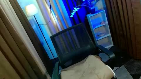 Miss OLIVIA online show from 12/21/25, 06:31