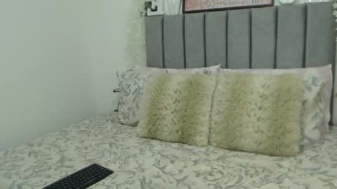 Snapshot of olivia_valentti chatting on 06/03/26, 02:36 Olivia online show from 06/03/26, 02:36