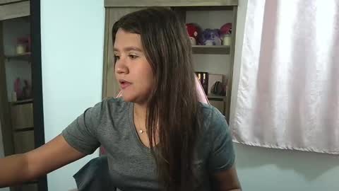 Snapshot of olivia_watson_ chatting on 09/15/25, 12:05 Olivia online show from 09/15/25, 12:05