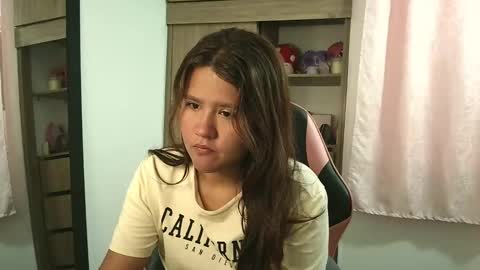 Snapshot of olivia_watson_ chatting on 09/17/25, 12:51 Olivia online show from 09/17/25, 12:51