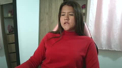 Snapshot of olivia_watson_ chatting on 09/23/25, 01:36 Olivia online show from 09/23/25, 01:36