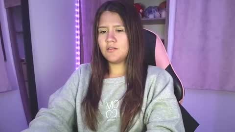 Snapshot of olivia_watson_ chatting on 10/12/25, 12:42 Olivia online show from 10/12/25, 12:42