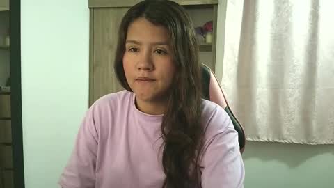 Snapshot of olivia_watson_ chatting on 10/22/25, 10:26 Olivia online show from 10/22/25, 10:26