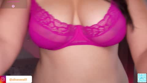 Snapshot of olivia_wiston chatting on 10/29/25, 11:39 Olivia   40 off online show from 10/29/25, 11:39