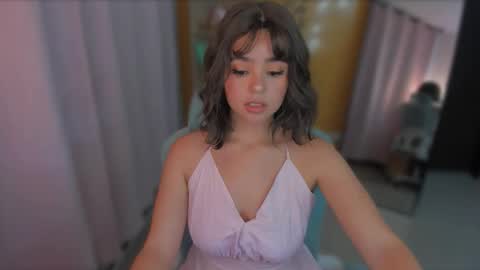 Snapshot of olivia_xd_ chatting on 10/24/25, 07:27 Olivia online show from 10/24/25, 07:27