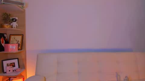 Snapshot of olivia_xd_ chatting on 03/28/26, 05:40 Olivia online show from 03/28/26, 05:40