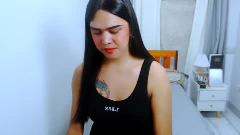 Snapshot of olivia_xxo chatting on 07/15/26, 11:59 olivia_xxo online show from 07/15/26, 11:59