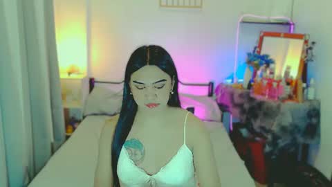 Snapshot of olivia_xxo chatting on 07/25/26, 03:53 olivia_xxo online show from 07/25/26, 03:53