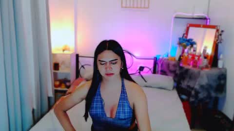 Snapshot of olivia_xxo chatting on 07/28/26, 01:10 olivia_xxo online show from 07/28/26, 01:10