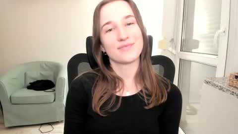 Snapshot of oliviaaa2003 chatting on 12/03/24, 10:51 Oliwiaa2004 online show from 12/03/24, 10:51