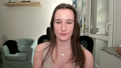 Snapshot of oliviaaa2003 chatting on 01/07/25, 09:14 Oliwiaa2004 online show from 01/07/25, 09:14