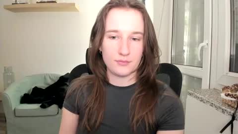 Snapshot of oliviaaa2003 chatting on 02/09/25, 10:21 Oliwiaa2004 online show from 02/09/25, 10:21