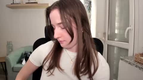 Snapshot of oliviaaa2003 chatting on 03/09/25, 07:37 Oliwiaa2004 online show from 03/09/25, 07:37