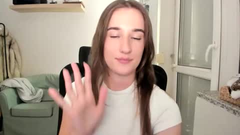 Snapshot of oliviaaa2003 chatting on 12/22/25, 09:56 Oliwiaa2004 online show from 12/22/25, 09:56