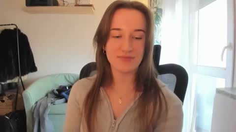 Snapshot of oliviaaa2003 chatting on 03/30/26, 02:29 Oliwiaa2004 online show from 03/30/26, 02:29