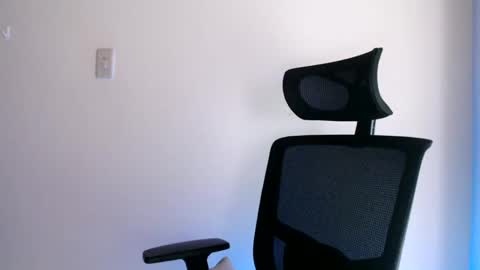 oliviaaa__ online show from 02/06/26, 03:59