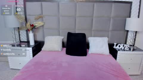 Snapshot of oliviaburningmilf chatting on 02/15/25, 02:15 Olivia Burning online show from 02/15/25, 02:15