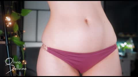 Snapshot of oliviadellvine chatting on 01/08/25, 01:00 Olivia online show from 01/08/25, 01:00