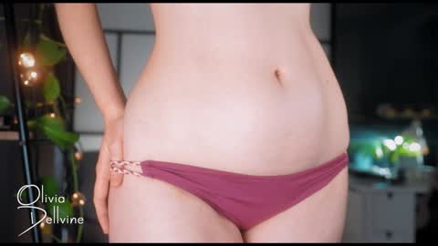 Snapshot of oliviadellvine chatting on 01/08/25, 04:02 Olivia online show from 01/08/25, 04:02