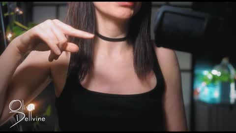 Snapshot of oliviadellvine chatting on 02/13/25, 01:40 Olivia online show from 02/13/25, 01:40