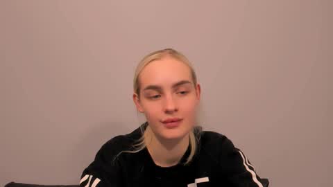 oliviaBeauty online show from 02/17/26, 04:57