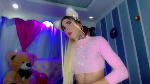 oliviahot01 online show from 03/17/26, 01:58