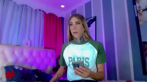 oliviahot01 online show from 04/21/26, 02:51