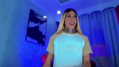 oliviahot01 online show from 05/22/26, 01:57
