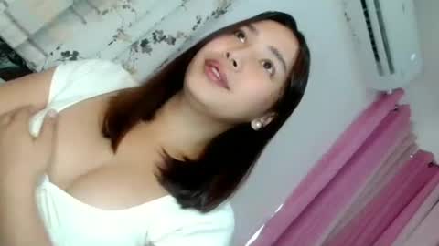 oliviahutton online show from 06/16/26, 06:16