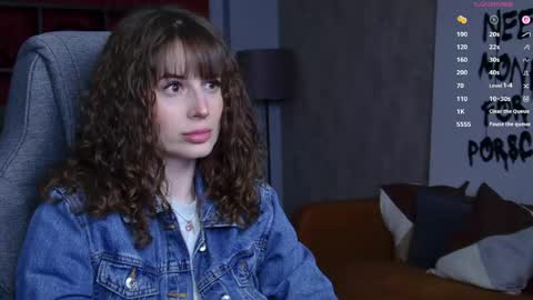 Snapshot of oliviamcclean chatting on 05/19/26, 05:52 Liv online show from 05/19/26, 05:52