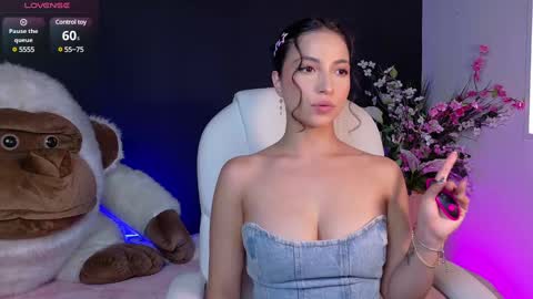 Olivia Mcneill  online show from 01/30/25, 07:59