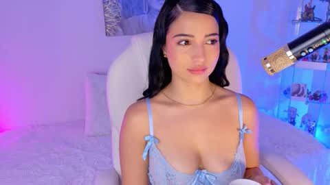 Olivia Mcneill  online show from 03/10/26, 01:16